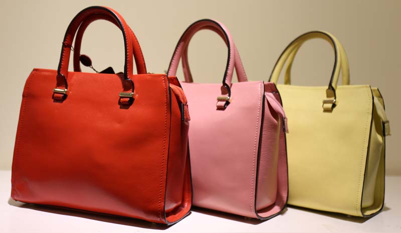 Shop For Genuine Leather Handbags Singapore And Flaunt Your Best Style